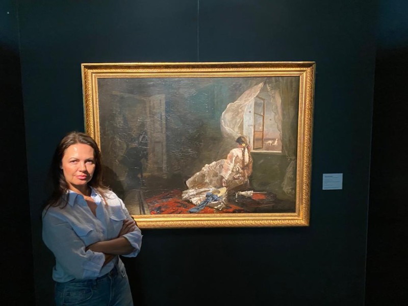 Joanna Piotrowska na tle Józefa Chełmońskiego