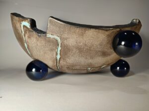 Miska w kant – szaro-turkusowa cisza poranka